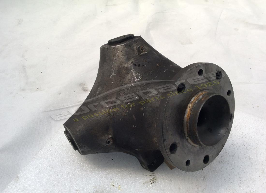 USED Lamborghini RH FRONT HUB HOLDER . PART NUMBER 005112847 (1)