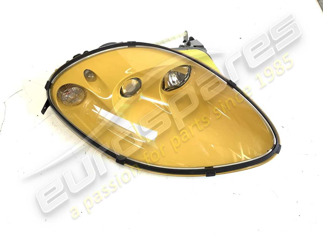 NEW Ferrari RH LAMP ASSEMBLY RHD GIALLO MODENA. PART NUMBER 72001370 (1)