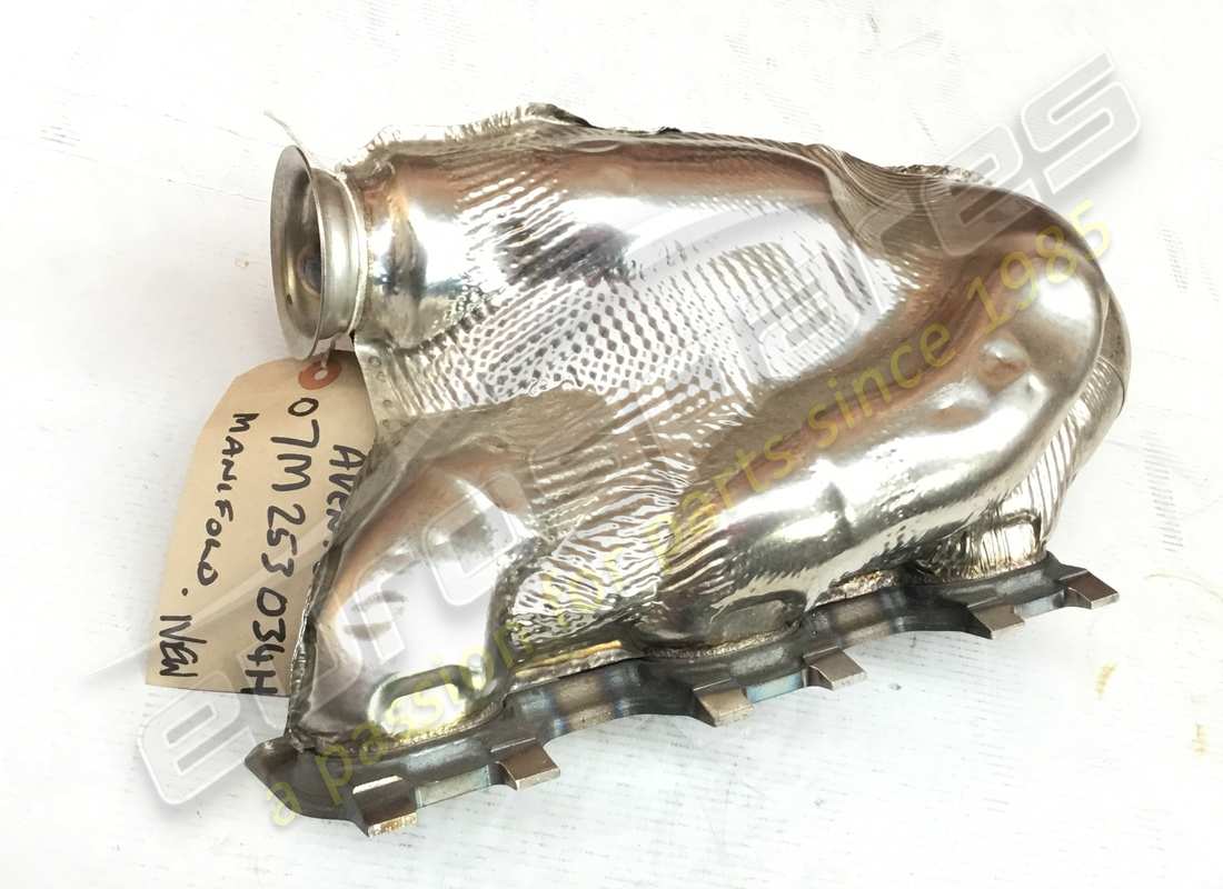 NEW Lamborghini EXHAUST MANIFOLD. PART NUMBER 07M253034H (2)