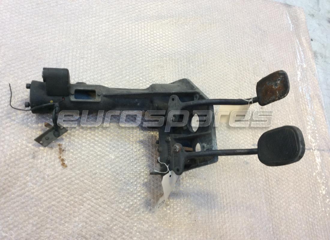 USED Maserati SUPPORT . PART NUMBER 107FC56522 (1)