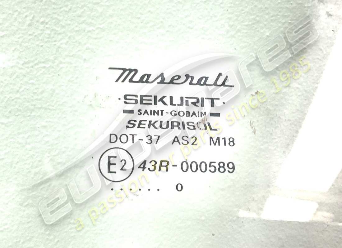 used maserati lh door glass m33. part number 387700305 (2)