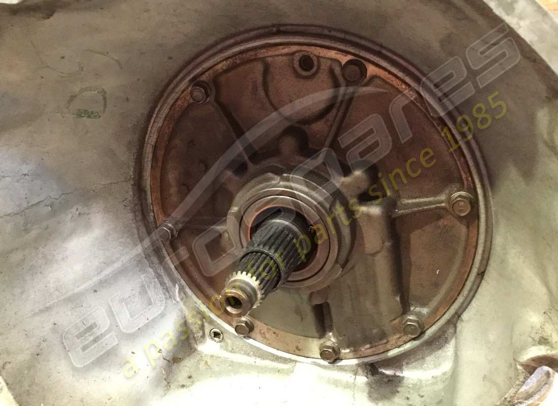 USED MASERATI COMPLETE GEARBOX. PART NUMBER TA58317 (5) used maserati complete gearbox. part number ta58317 (5)