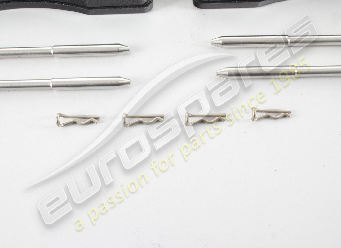 new ferrari carbon ceramic rear brake pads set. part number 70002017 (2)