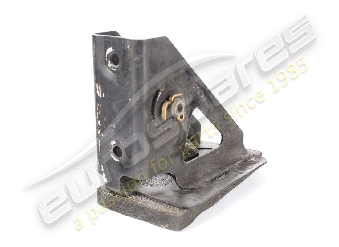 USED FERRARI RH MOUNTING BRACKET FOR REMOVABLE SUBFRAME. PART NUMBER 254099 (2) used ferrari rh mounting bracket for removable subframe. part number 254099 (2)