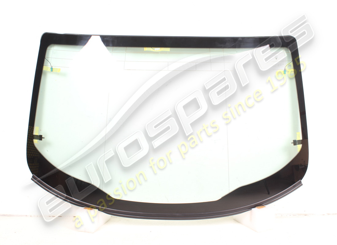 new maserati rear window glass. part number 673003589 (1)