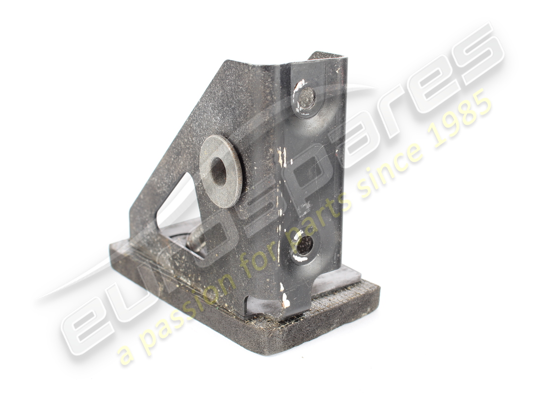 USED FERRARI RH MOUNTING BRACKET FOR REMOVABLE SUBFRAME. PART NUMBER 254099 (3) used ferrari rh mounting bracket for removable subframe. part number 254099 (3)