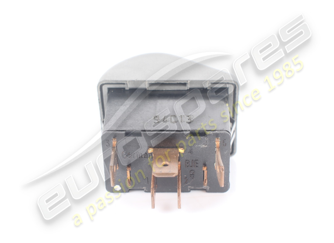 USED FERRARI SWITCH. PART NUMBER 165242 (4) used ferrari switch. part number 165242 (4)