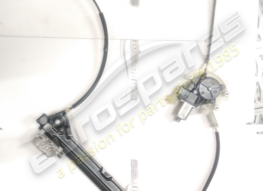 new maserati front rh power window. part number 670102267 (1)
