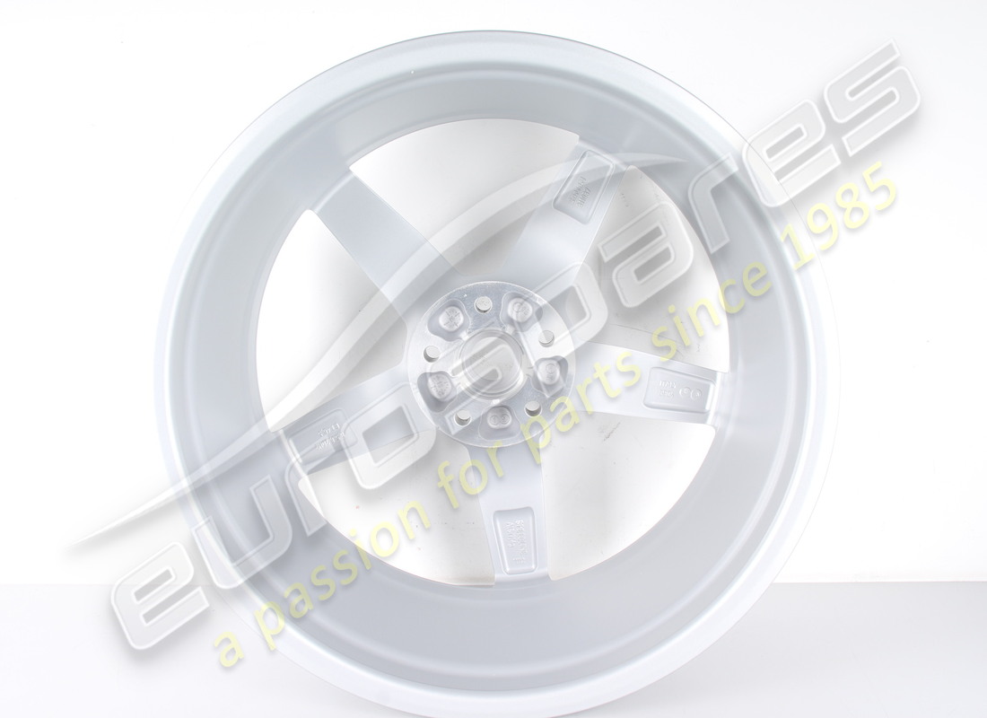 NEW FERRARI FRONT WHEEL. PART NUMBER 328466 (4) new ferrari front wheel. part number 328466 (4)