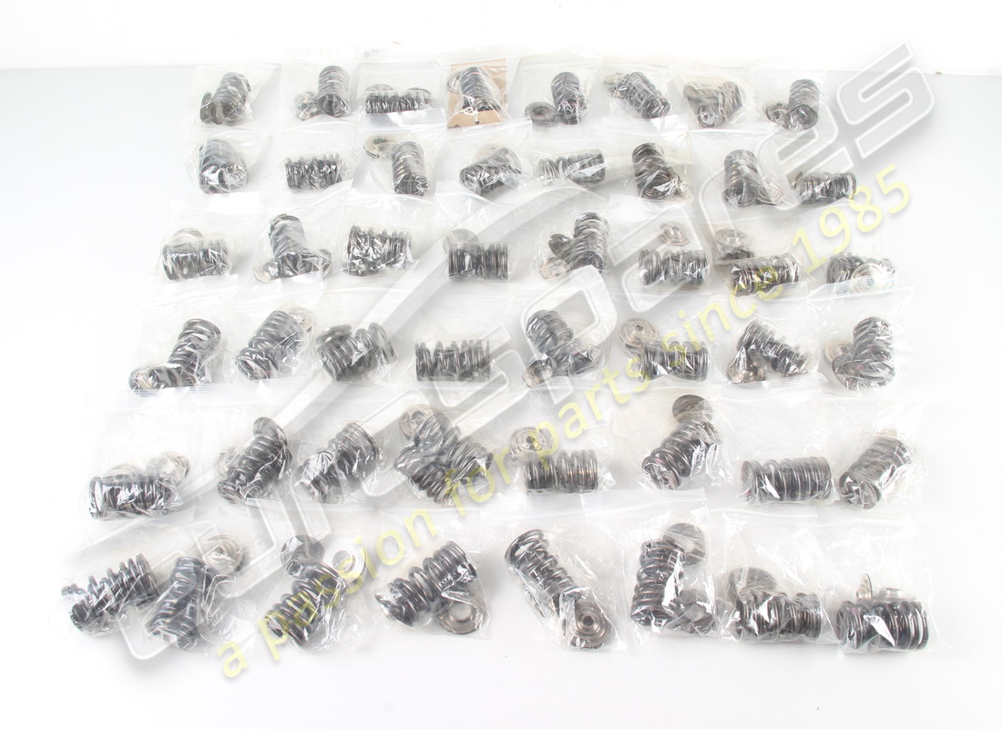 used lamborghini spring and plate kit for engine valve. part number 0r8340121 (6)