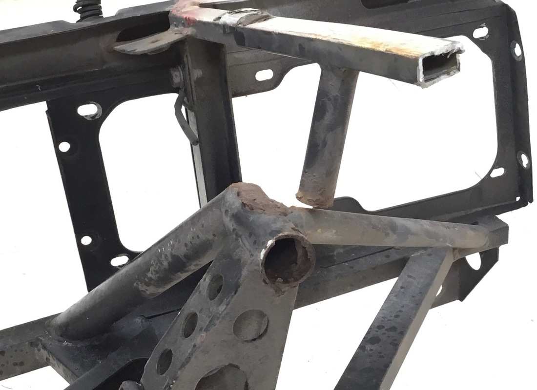 damaged eurospares ferrari 512 tr rear frame. part number eap1373989 (4)