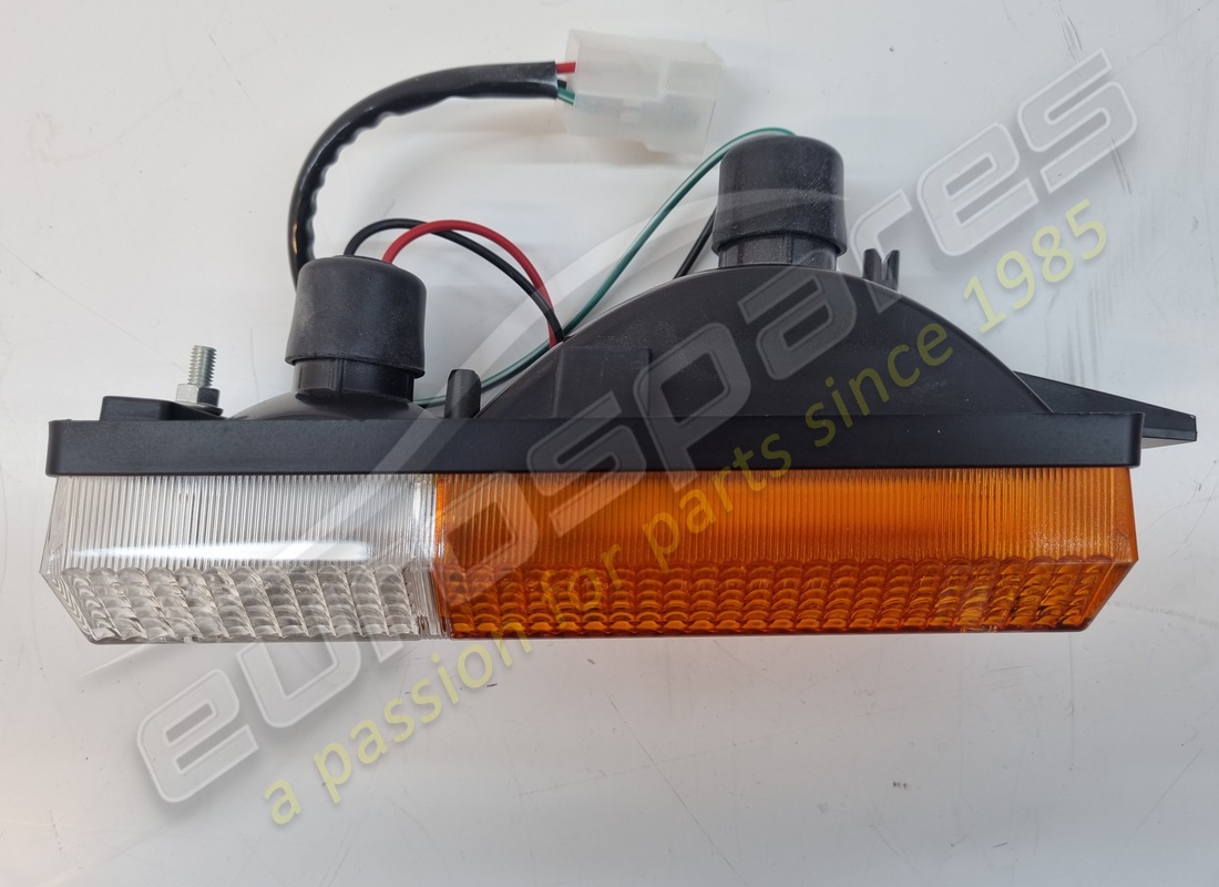new ferrari lh front indicator &amp; side lamp unit with orange/clear lens. part number 60121100 (2)