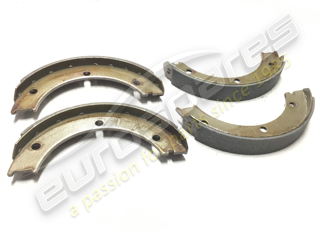 new eurospares hand brake shoes kit (4 pcs.). part number 134847 (1)