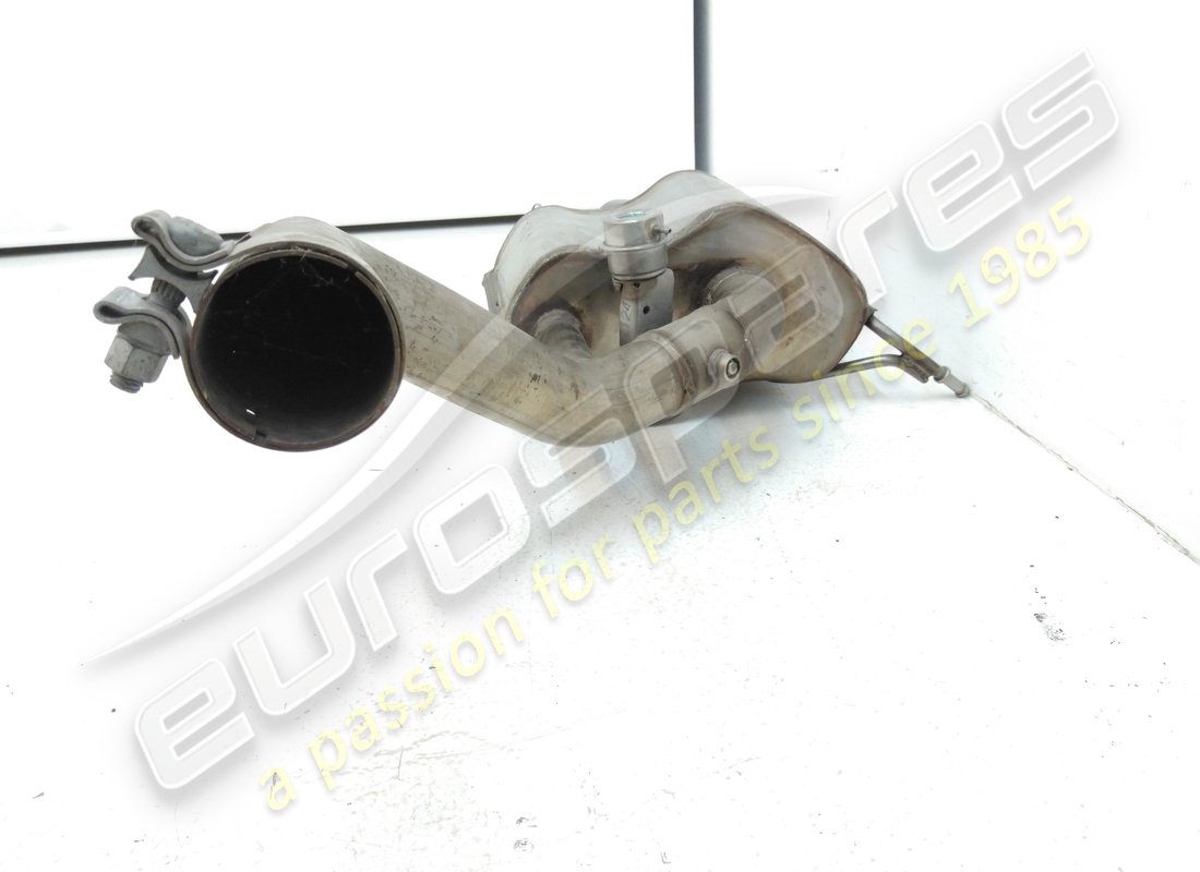 new maserati lh rear silencer. part number 257204 (3)