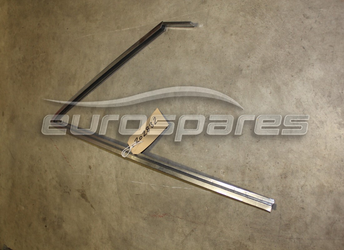 new ferrari rh front quarter glass frame. part number 20283200 (1)
