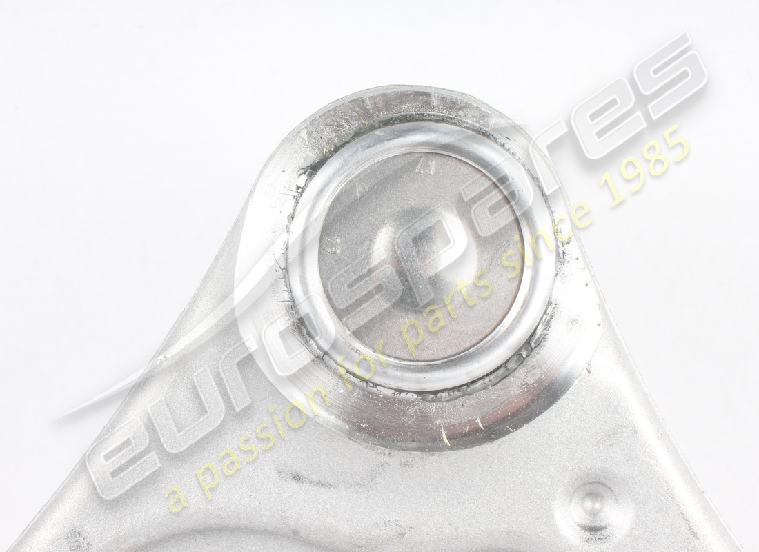 new maserati lh front upper lever. part number 670031995 (3)