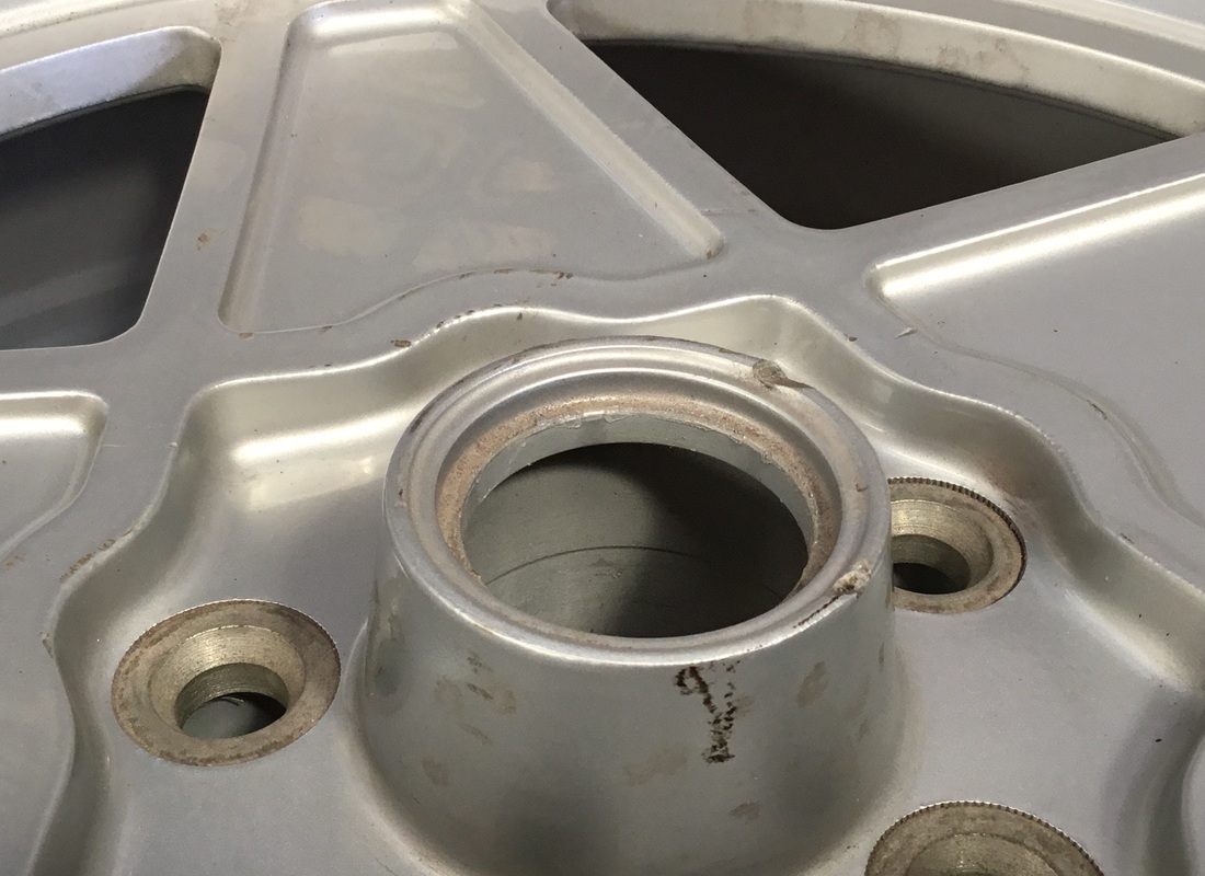 used ferrari road wheel trx 180tr415. part number 117180 (5)