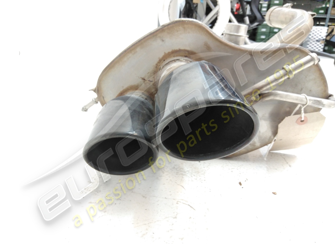 new maserati lh rear silencer. part number 257204 (2)