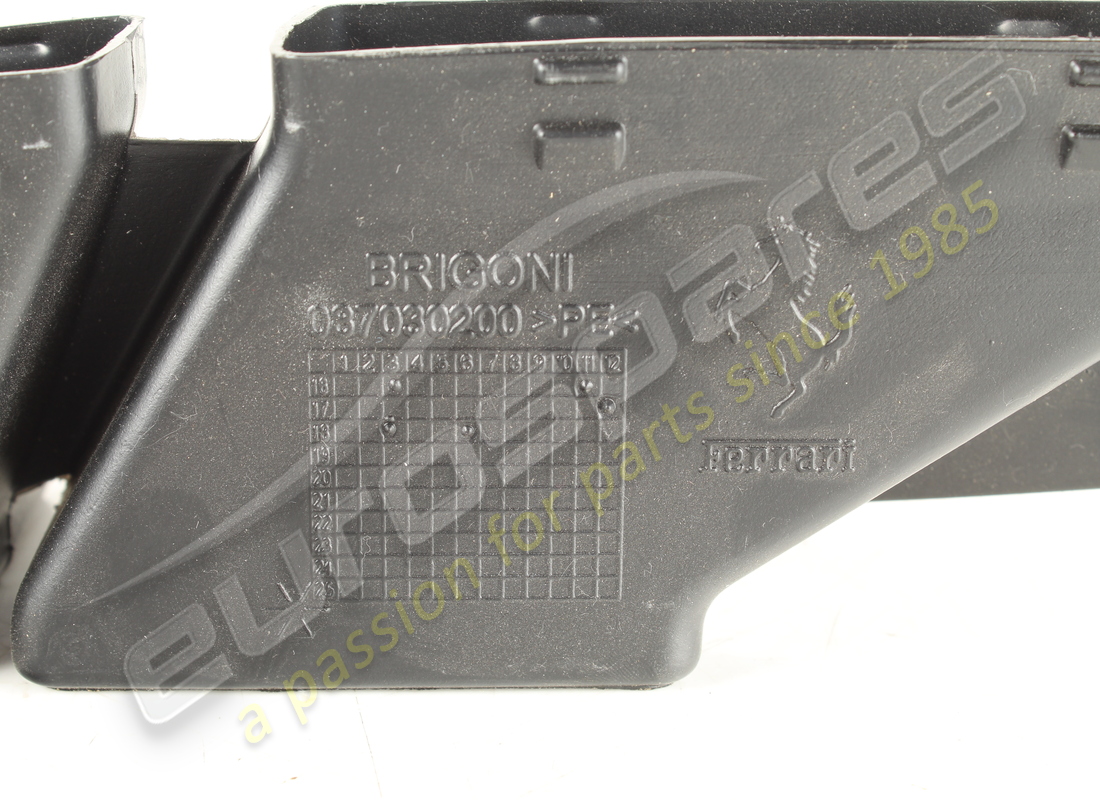 used ferrari hvac defroster connector. part number 87030200 (3)