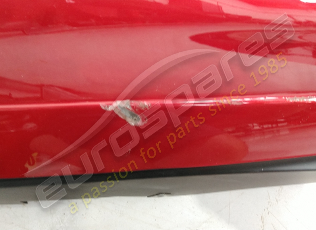 damaged ferrari complete rh underdoor trim. part number 985861771 (2)