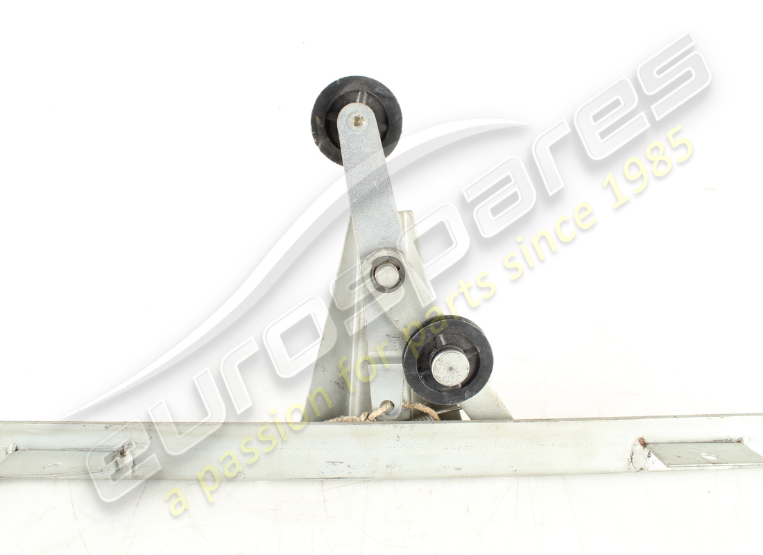 new ferrari rh window regulator. part number 2533050001 (3)