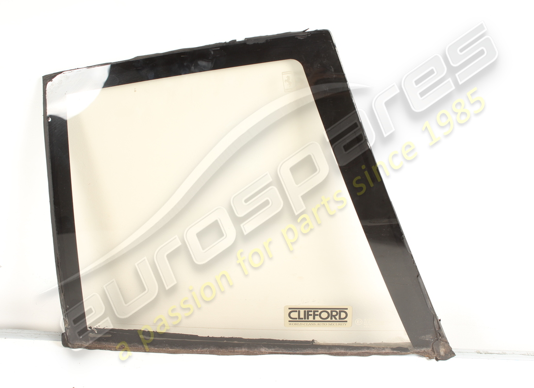 used ferrari rh rear glass. part number 61549500 (2)