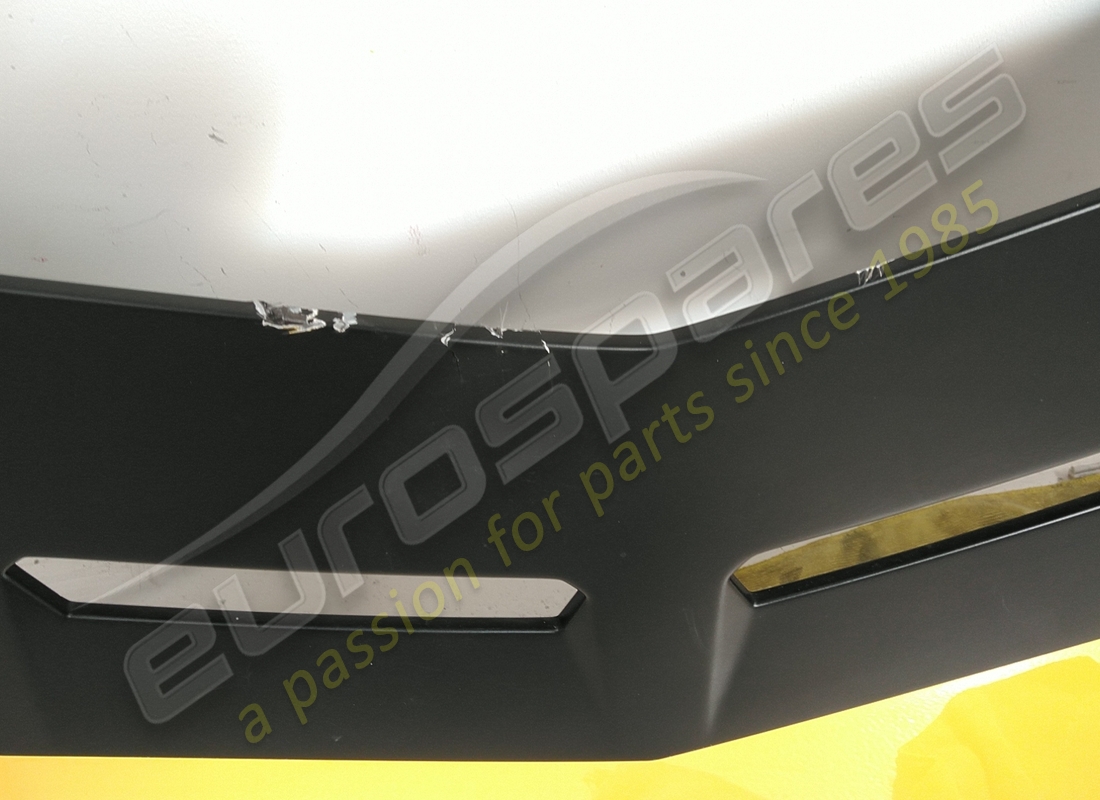damaged lamborghini trunk lid. part number 476827025 (2)