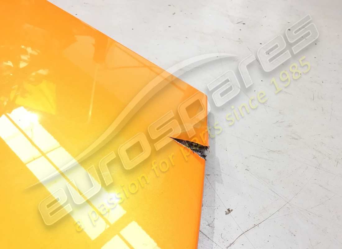 damaged lamborghini trunk lid. part number 476827025 (6)