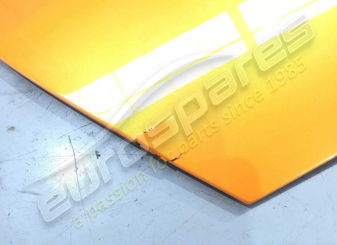 damaged lamborghini trunk lid. part number 476827025 (5)