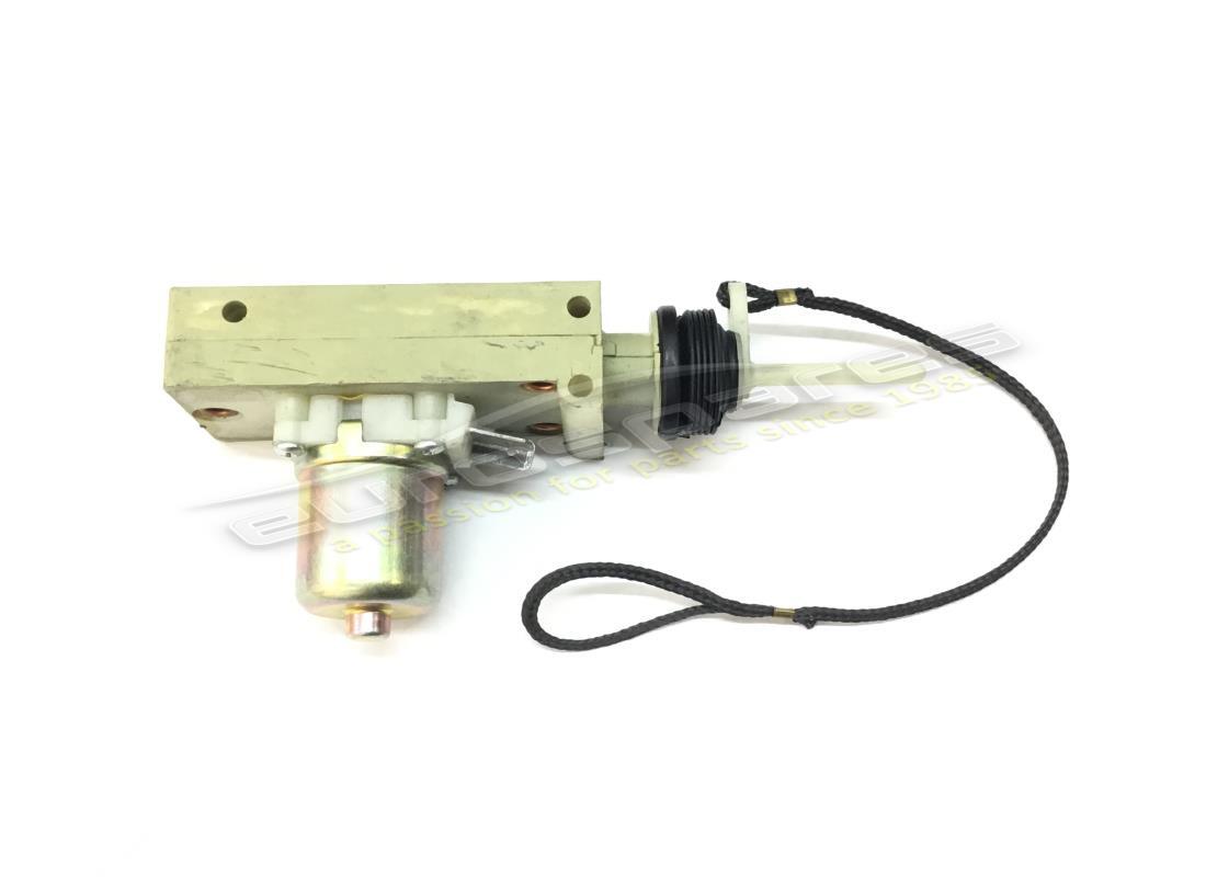 new lamborghini fuel cap actuator. part number 005930521 (1)