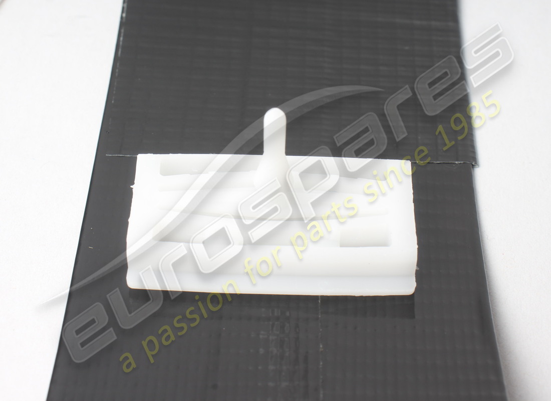 new porsche clip - $ 5,8. part number 99959199140 (1)