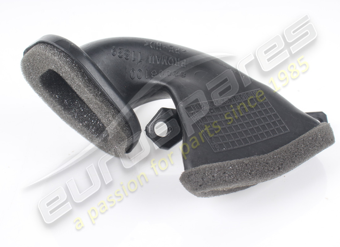 used ferrari lh lateral air duct. part number 82808100 (3)