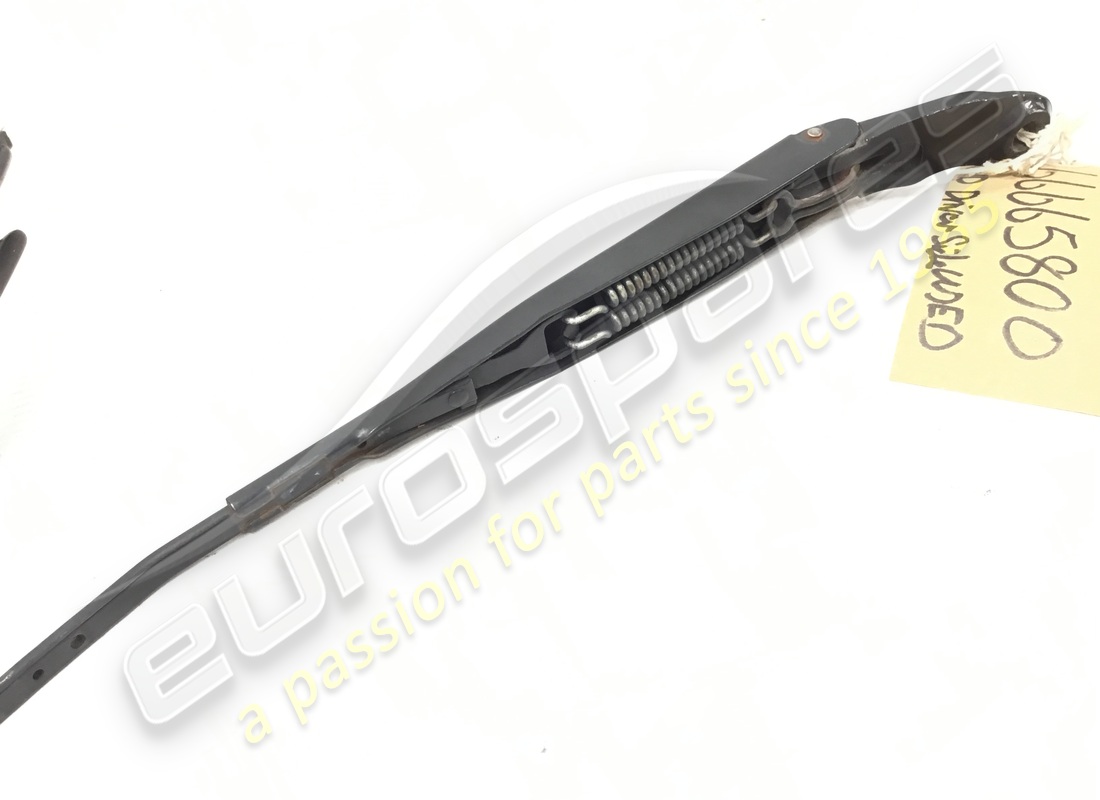 used maserati driver side windscr wiper a. part number 66665800 (3)