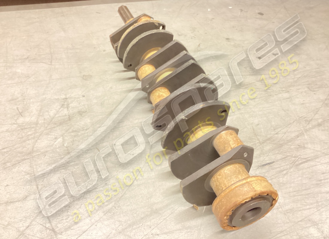 new ferrari 365 gt4 2+2 crankshaft. part number 100117 (2)