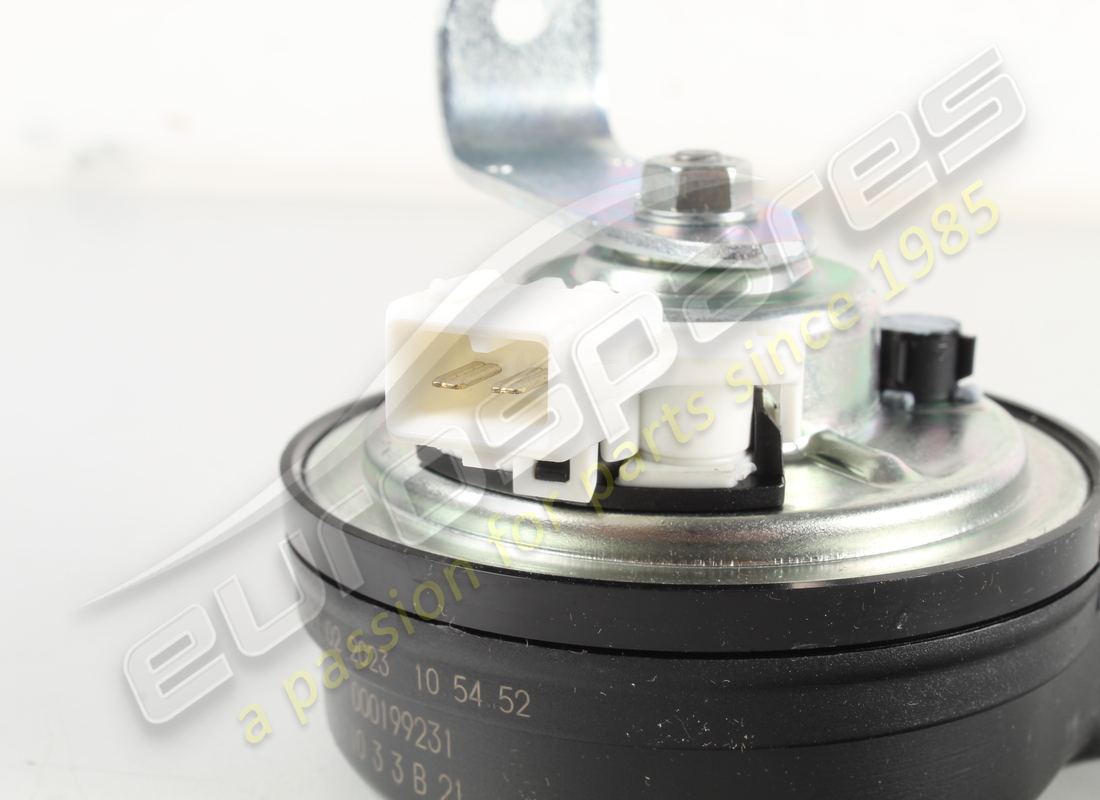 NEW FERRARI COMPLETE RH HORN. PART NUMBER 199231 (3) new ferrari complete rh horn. part number 199231 (3)