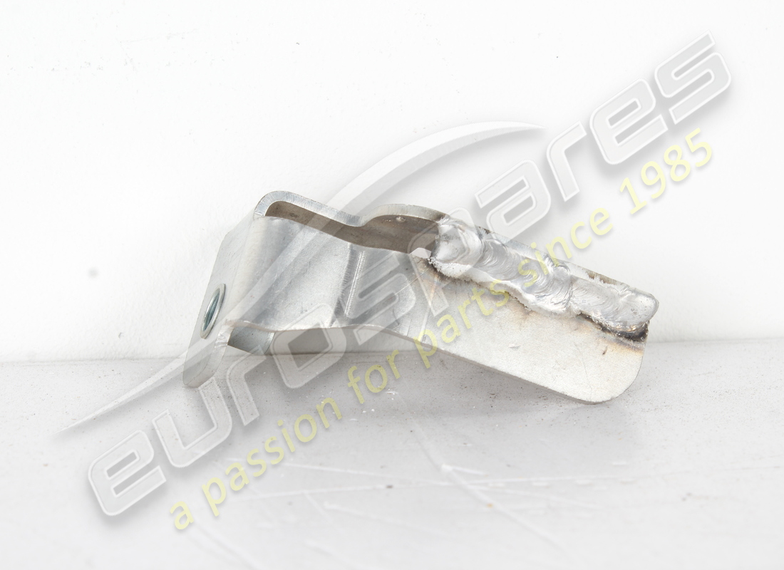 new ferrari inner lateral fastener brack. part number 84949800 (1)