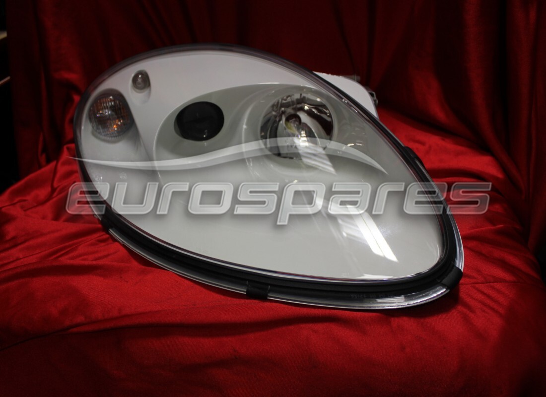 new ferrari rh headlight low/high beam avus white. part number 72000394 (1)