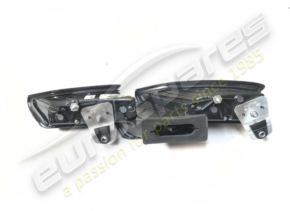 new ferrari lh tail light. part number 919257 (2)