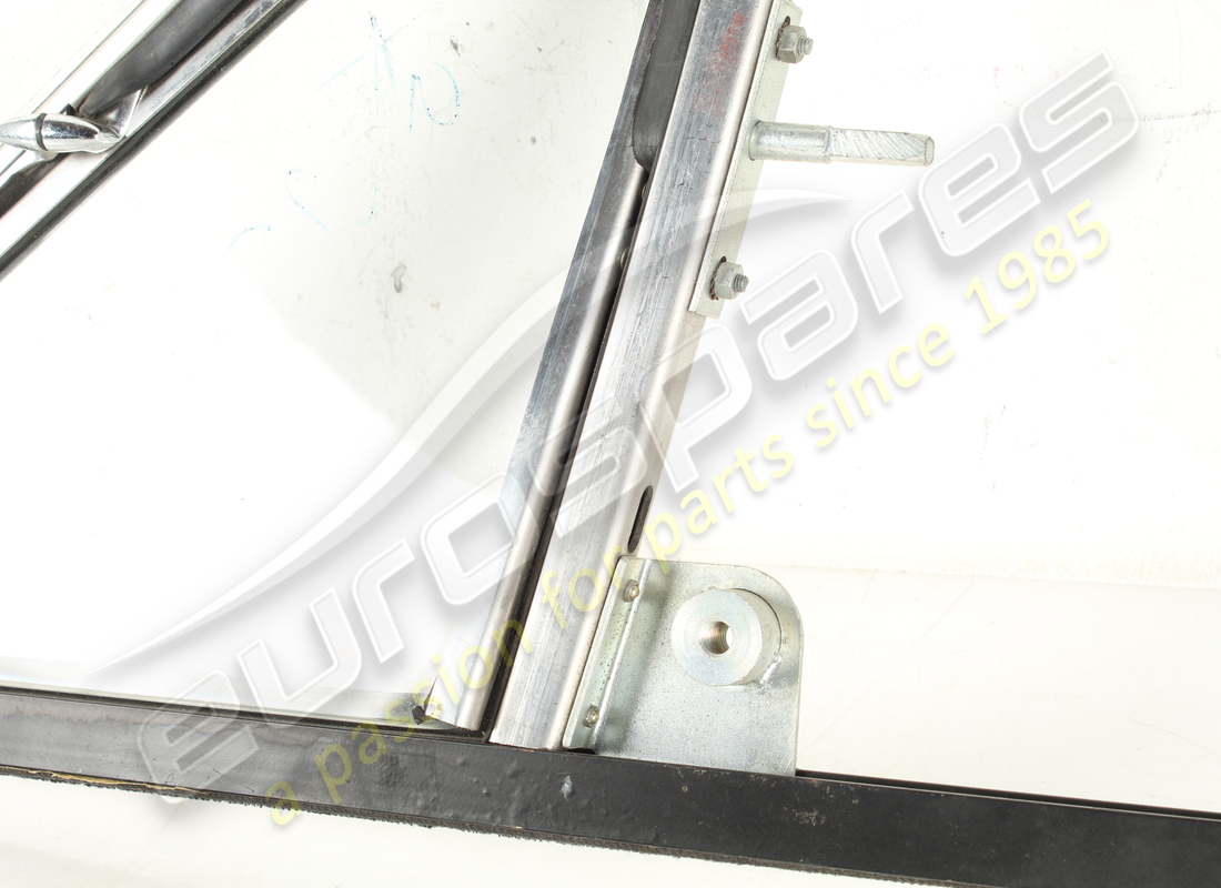 new (other) ferrari rh quarter light complete. part number 2533033008 (2)