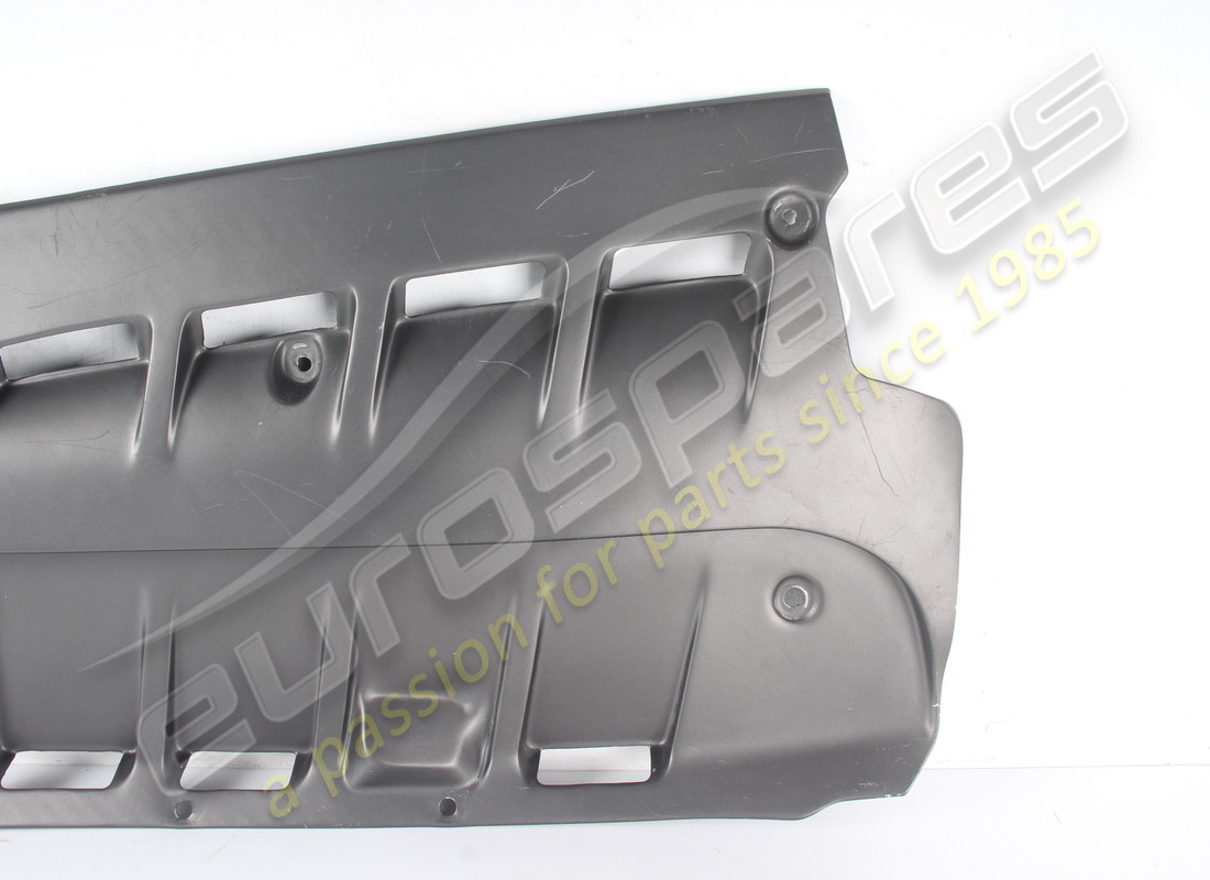 used ferrari rh front panel. part number 80122500 (3)