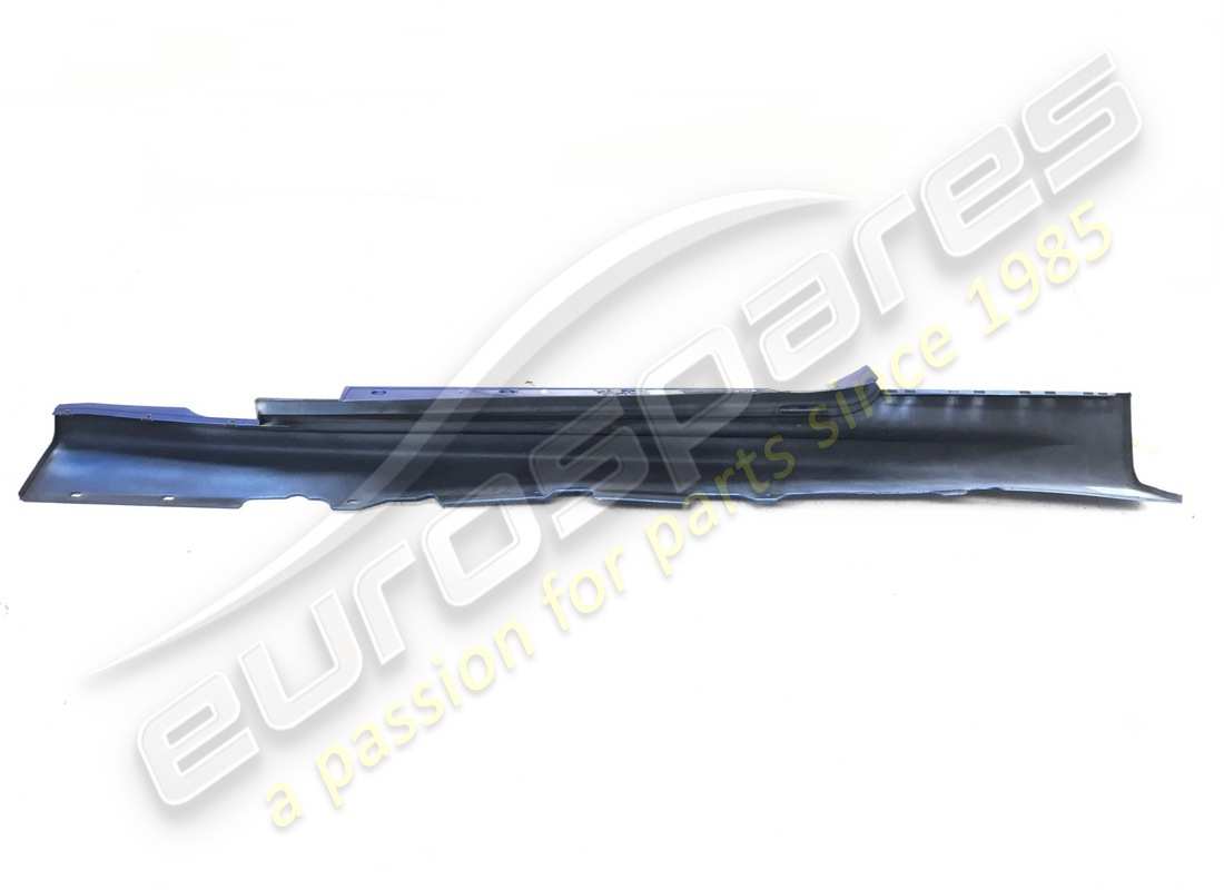 used maserati rh side skirt. part number 980145473 (2)