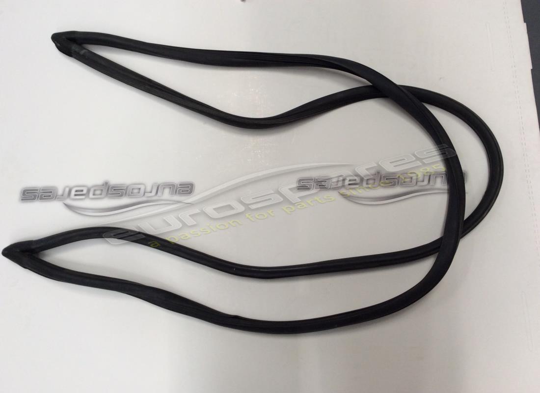 new ferrari rear glass weatherstrip 348/355. part number 62093900 (1)