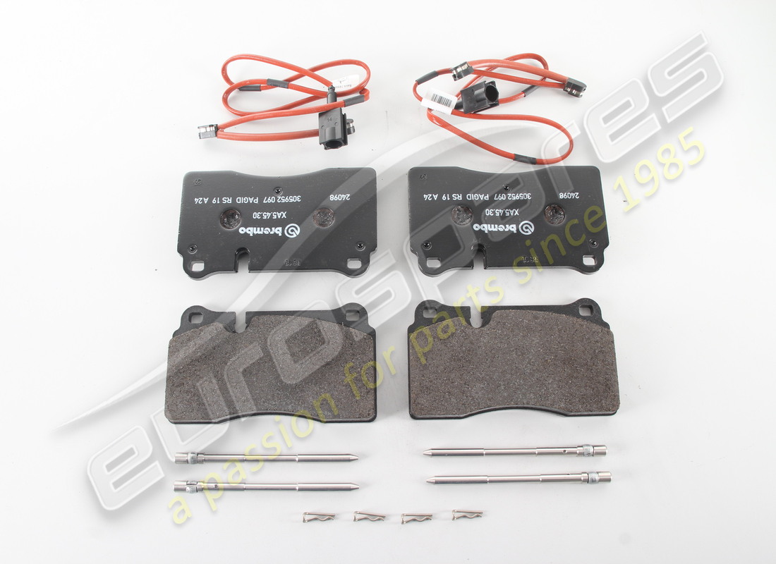 new ferrari carbon ceramic rear brake pads set. part number 70002017 (1)