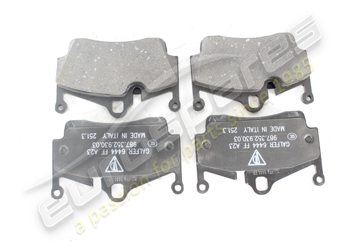 new porsche 1 set of brake pads. part number 98735293903 (1)