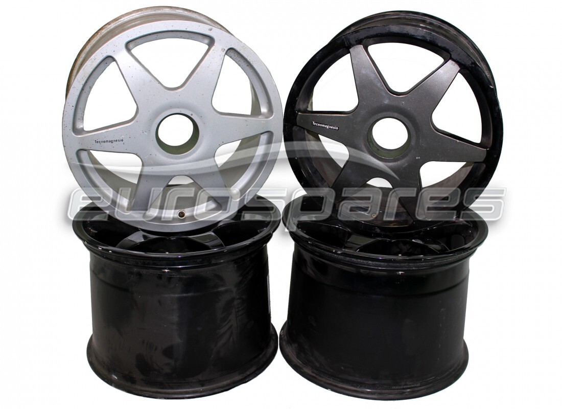 used lamborghini svr white racing centre lock wheels set. part number lwhe046 (1)