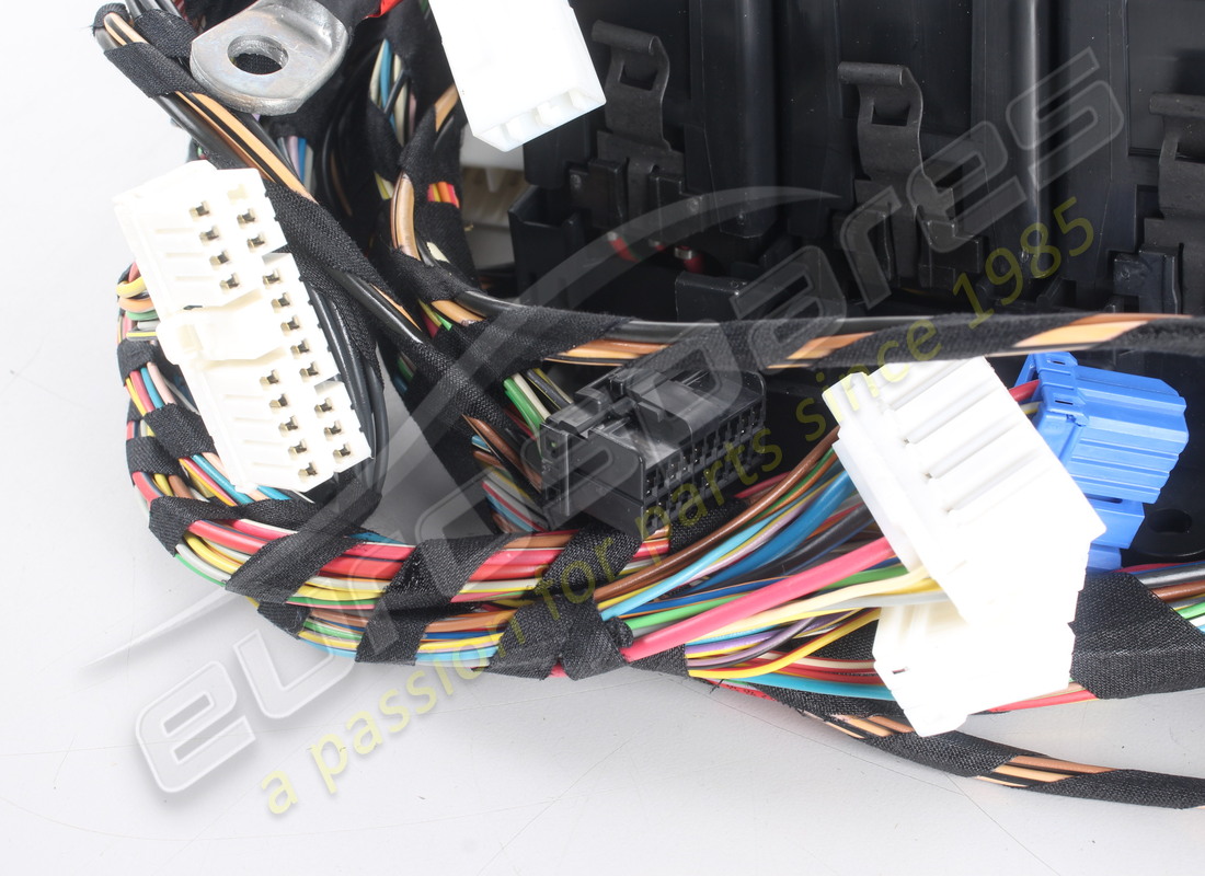 NEW FERRARI LH REAR TUNNEL CONNECTION CABLE. PART NUMBER 200847 (6) new ferrari lh rear tunnel connection cable. part number 200847 (6)