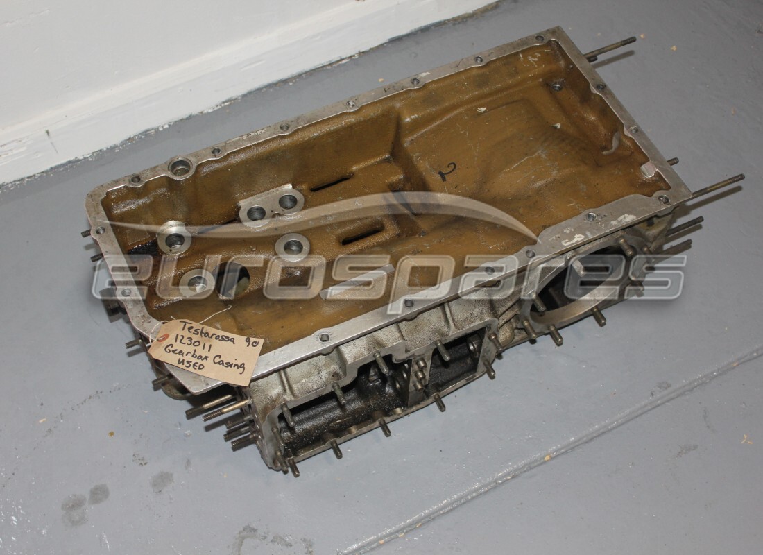USED Ferrari GEARBOX CASE . PART NUMBER 123011 (1)