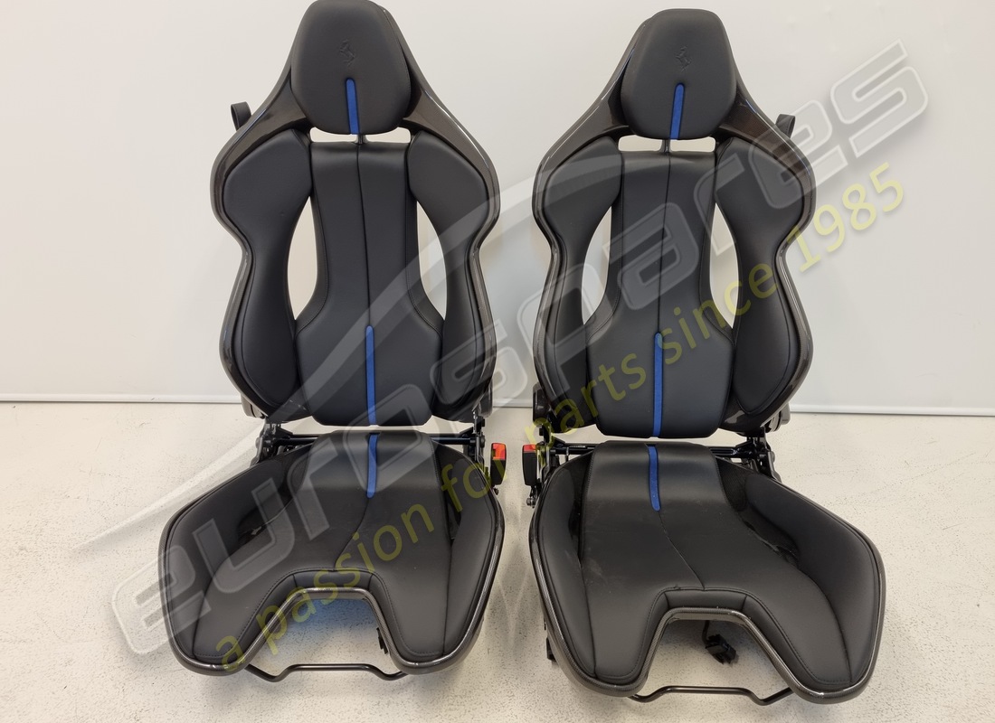new ferrari sf90 lhd carbon racing seats xl size. part number eap1373891 (1)