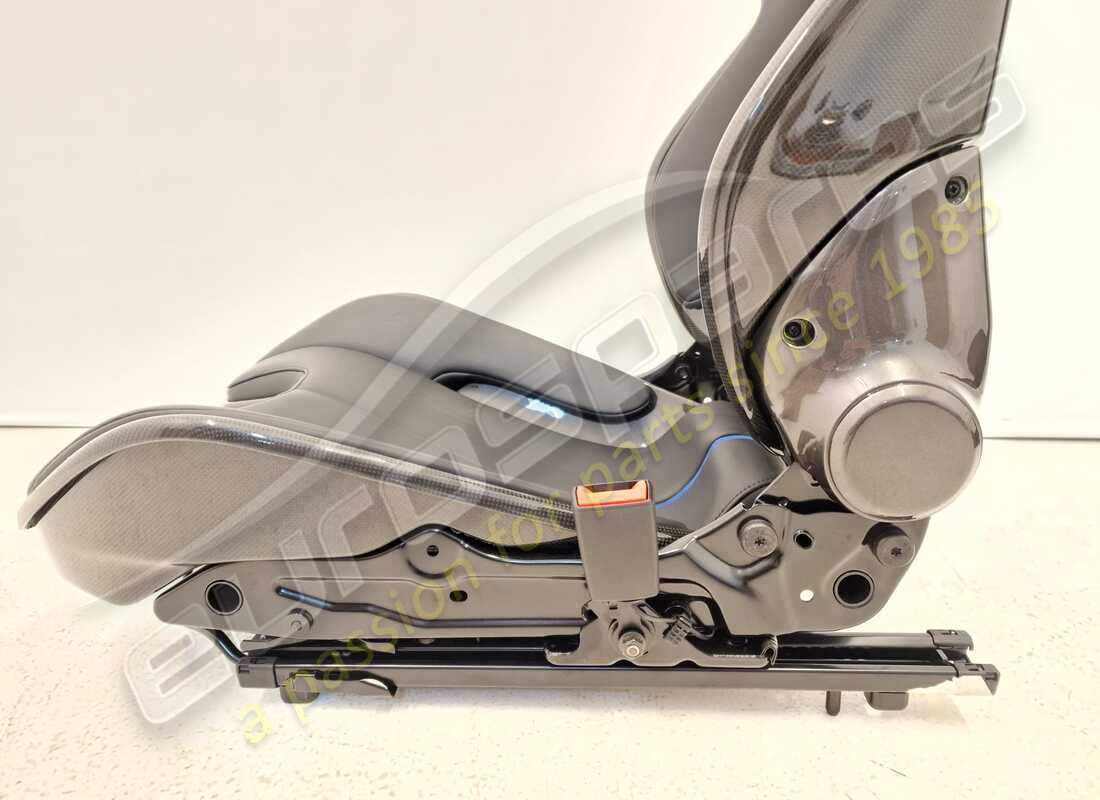 new ferrari sf90 lhd carbon racing seats xl size. part number eap1373891 (15)