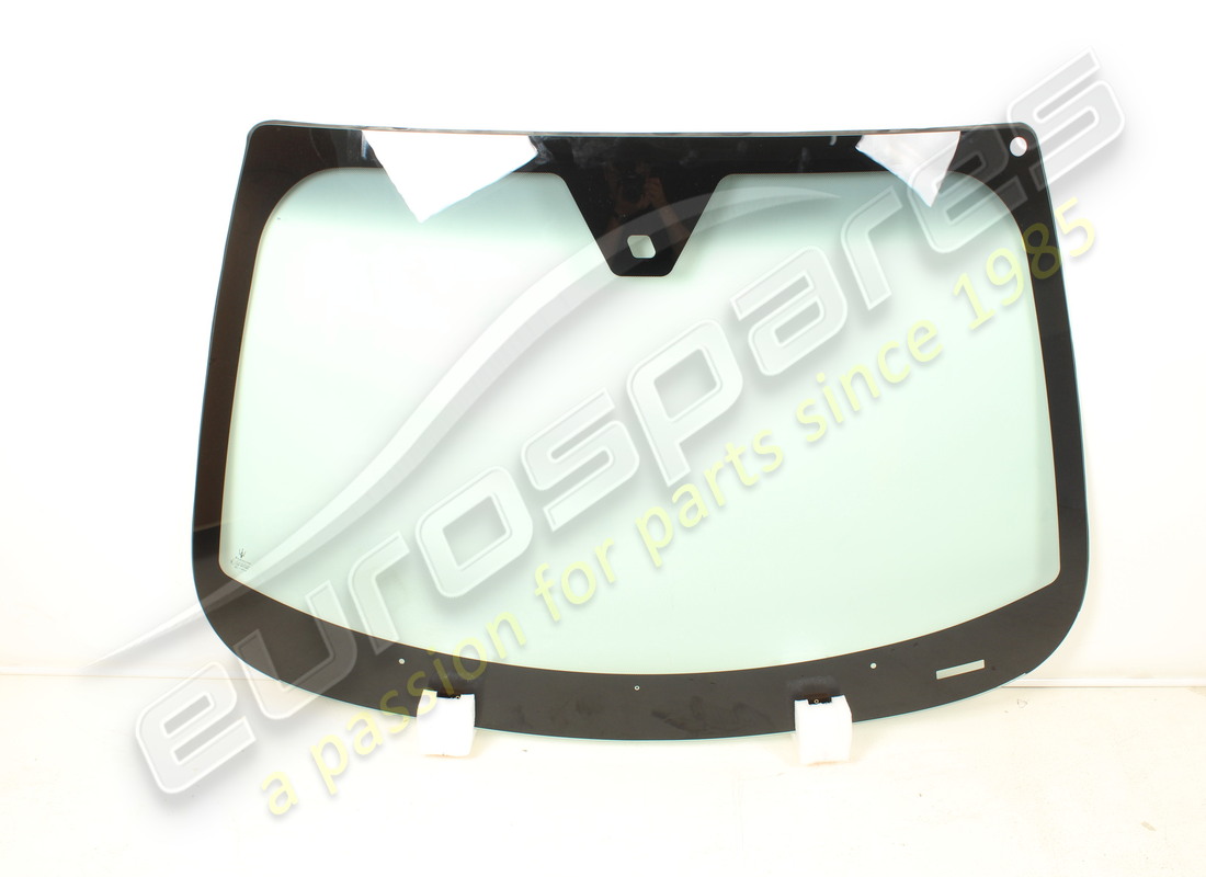 NEW Maserati WINDSCREEN . PART NUMBER 68240500 (1)